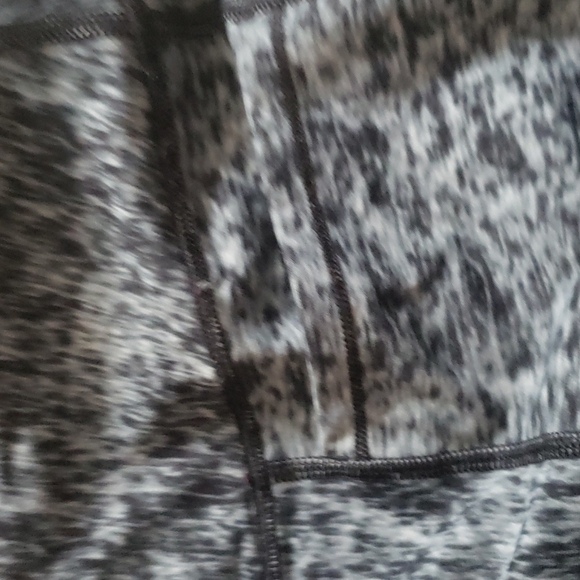 Victoria secret total knockout leggings - Picture 2 of 6